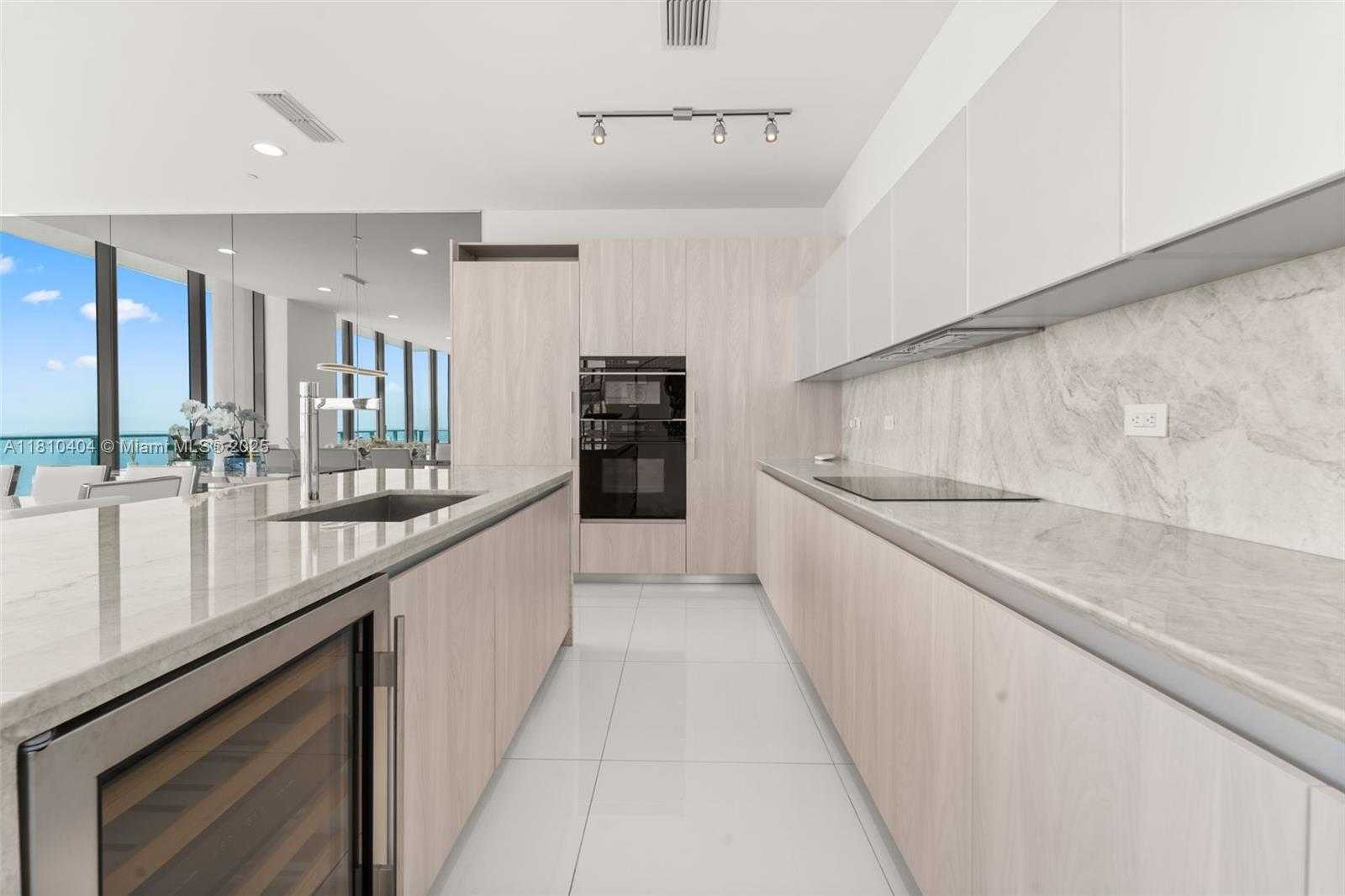 Small Image of 3131 NORTH EAST 7TH AVE #UPH5303, Miami Number 10