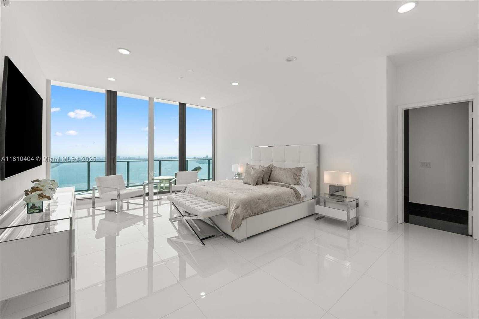 Small Image of 3131 NORTH EAST 7TH AVE #UPH5303, Miami Number 27