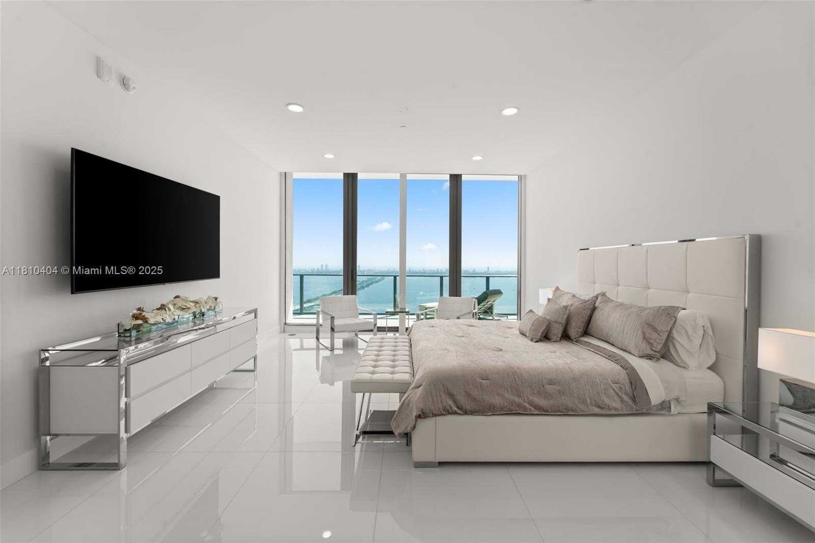 Small Image of 3131 NORTH EAST 7TH AVE #UPH5303, Miami Number 28