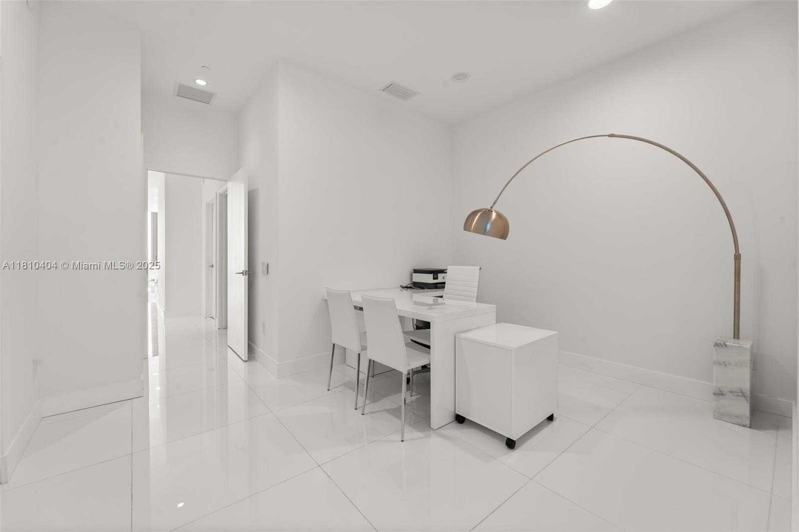 Small Image of 3131 NORTH EAST 7TH AVE #UPH5303, Miami Number 42