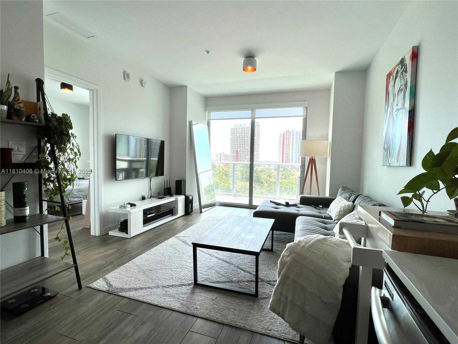Small Image of 1600 SOUTH WEST 1ST AVE #813, Miami Number 3