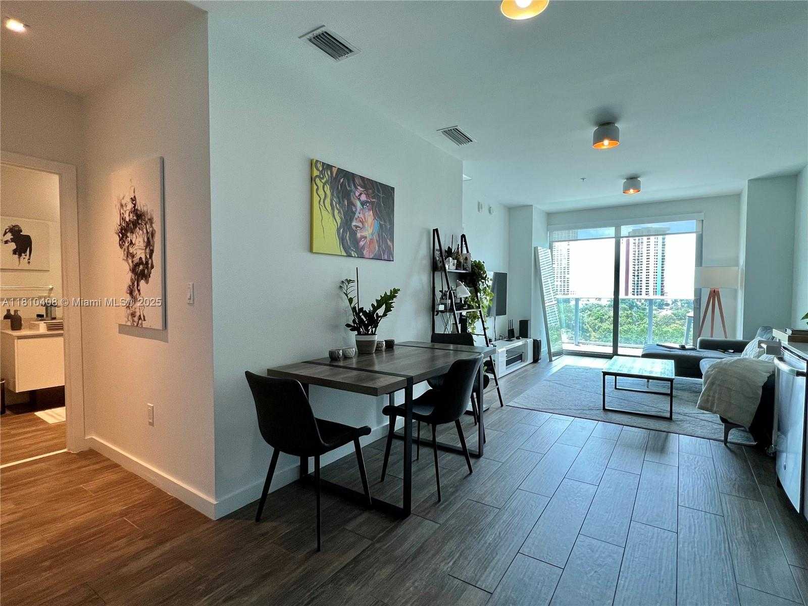 Small Image of 1600 SOUTH WEST 1ST AVE #813, Miami Number 4