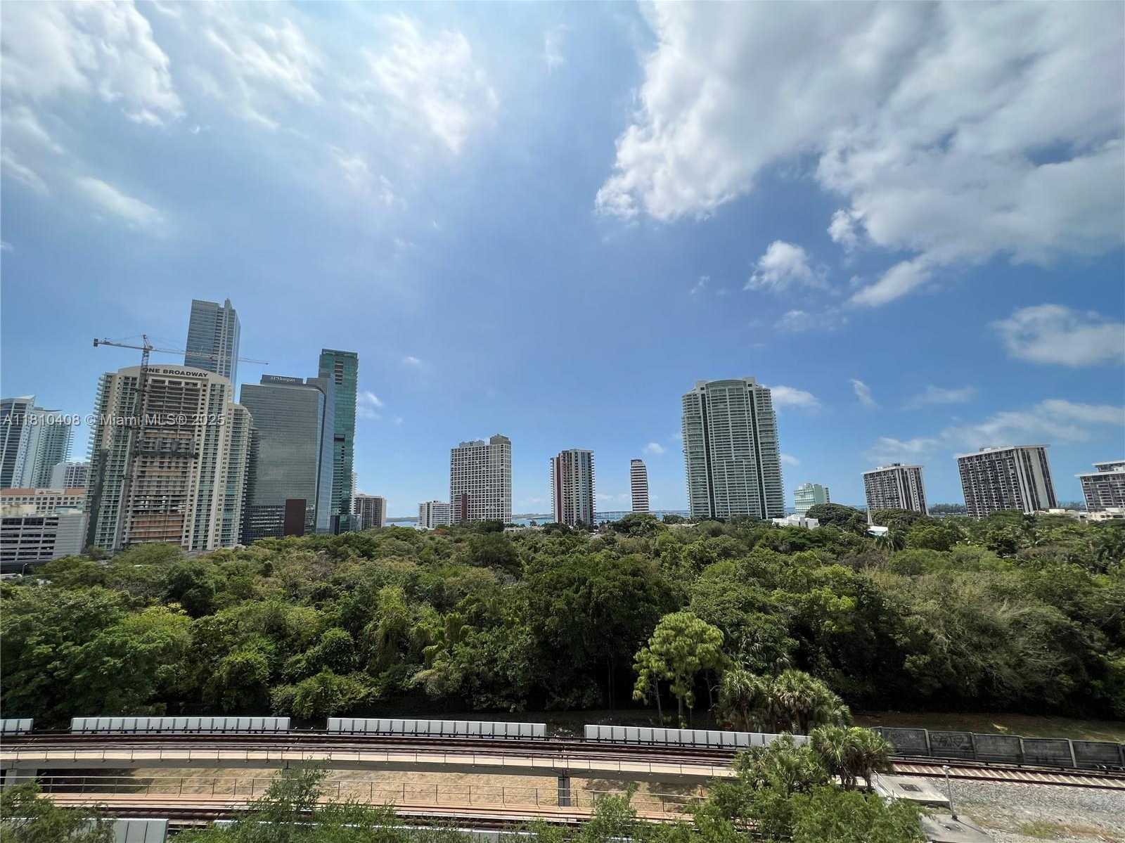 Small Image of 1600 SOUTH WEST 1ST AVE #813, Miami Number 6