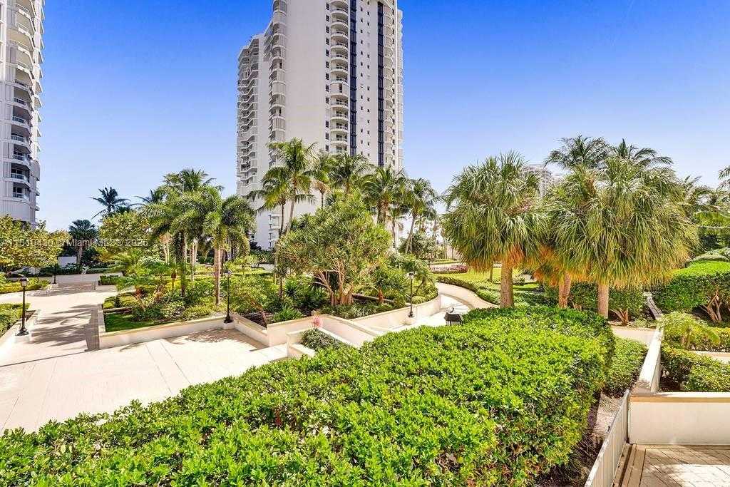 Small Image of 21055 YACHT CLUB DR #502, Aventura Number 24