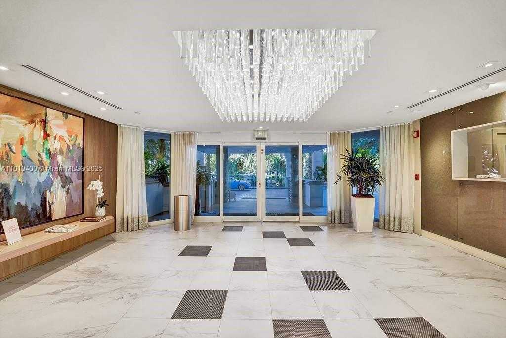 Small Image of 21055 YACHT CLUB DR #502, Aventura Number 32