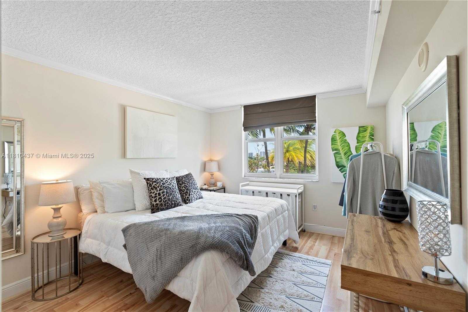 Small Image of 3000 CORAL WAY #510, Miami Number 24