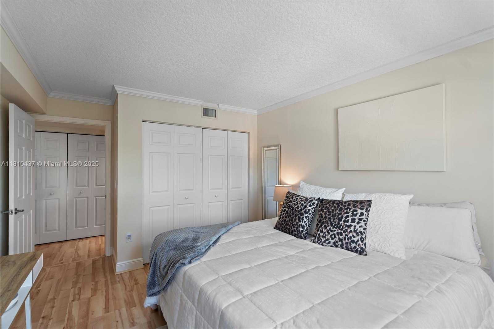 Small Image of 3000 CORAL WAY #510, Miami Number 26