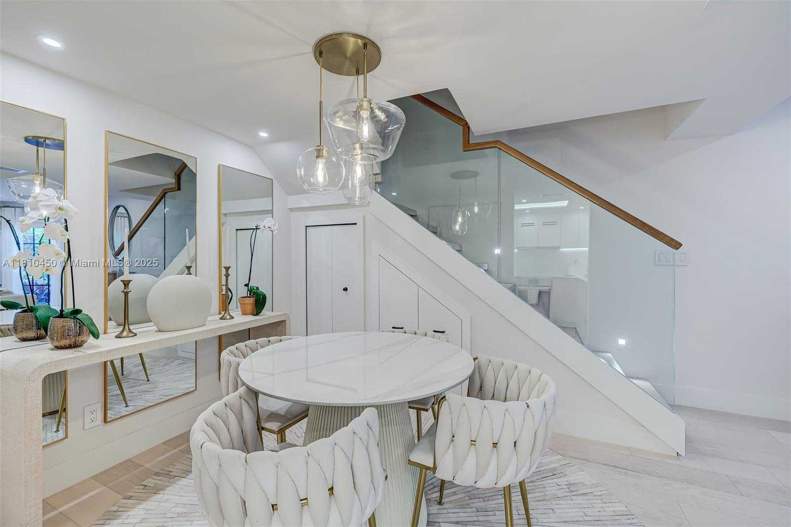 Small Image of 725 BILTMORE CT, Coral Gables Number 11