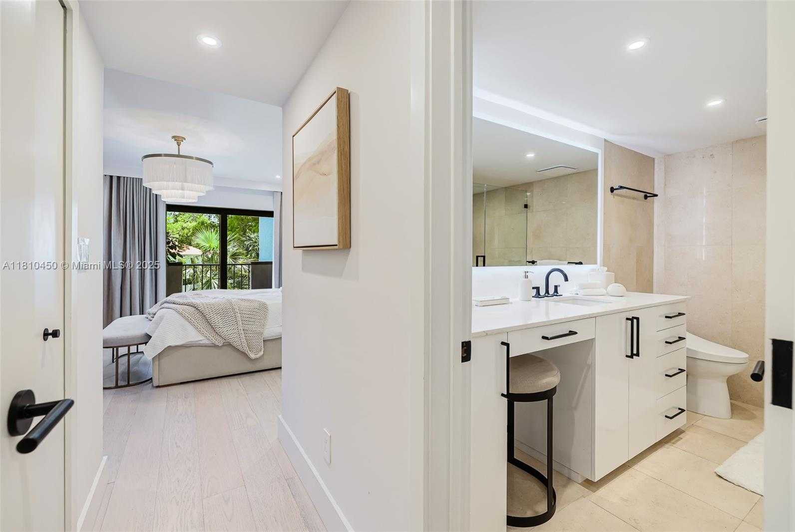 Small Image of 725 BILTMORE CT, Coral Gables Number 19
