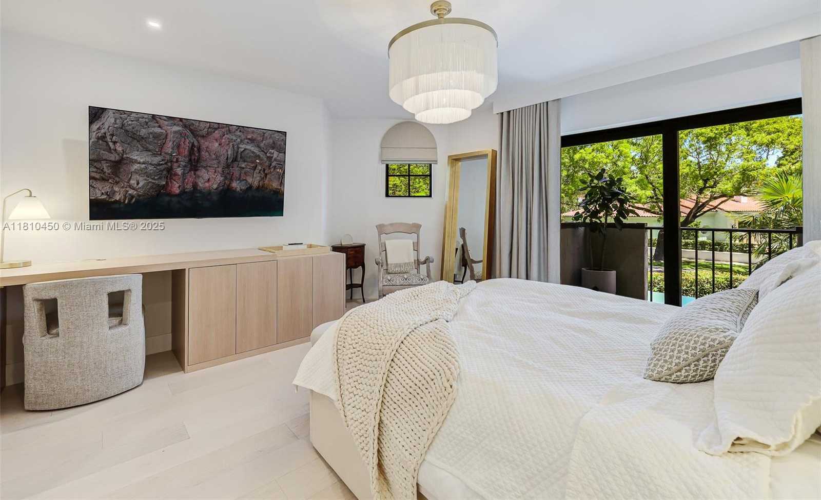 Small Image of 725 BILTMORE CT, Coral Gables Number 21