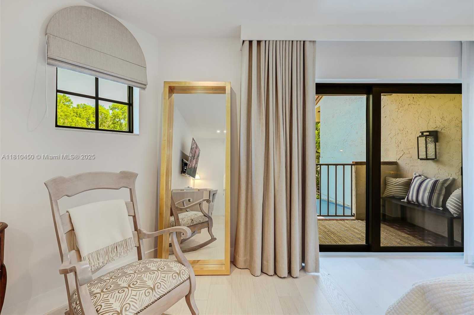 Small Image of 725 BILTMORE CT, Coral Gables Number 22