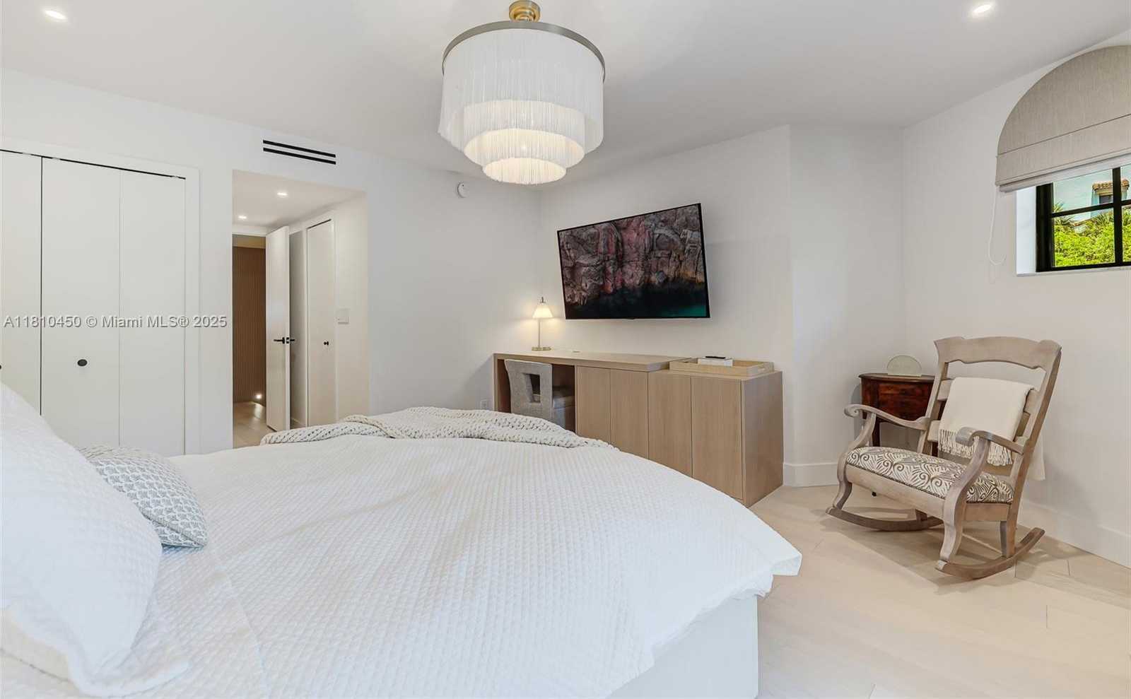 Small Image of 725 BILTMORE CT, Coral Gables Number 24
