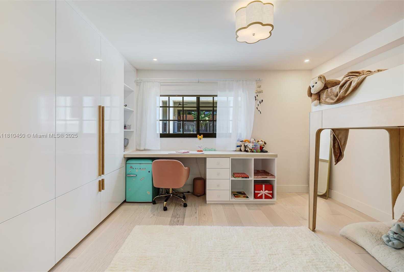 Small Image of 725 BILTMORE CT, Coral Gables Number 29