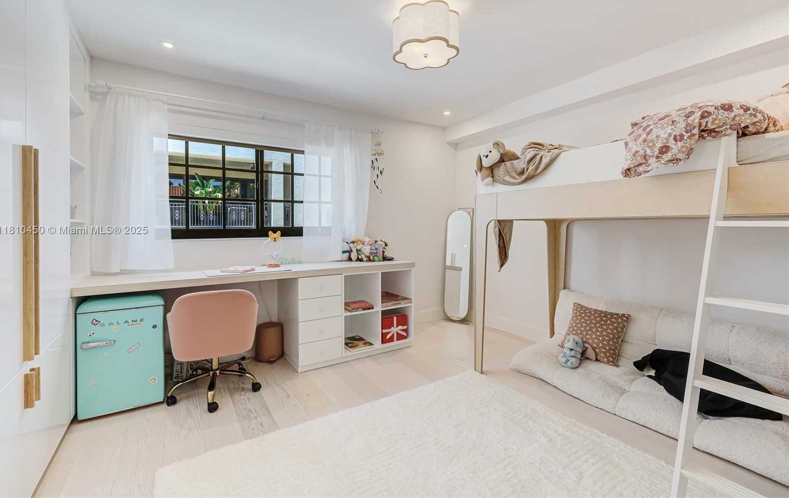 Small Image of 725 BILTMORE CT, Coral Gables Number 30