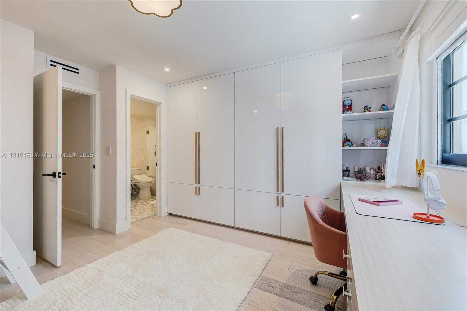 Small Image of 725 BILTMORE CT, Coral Gables Number 31