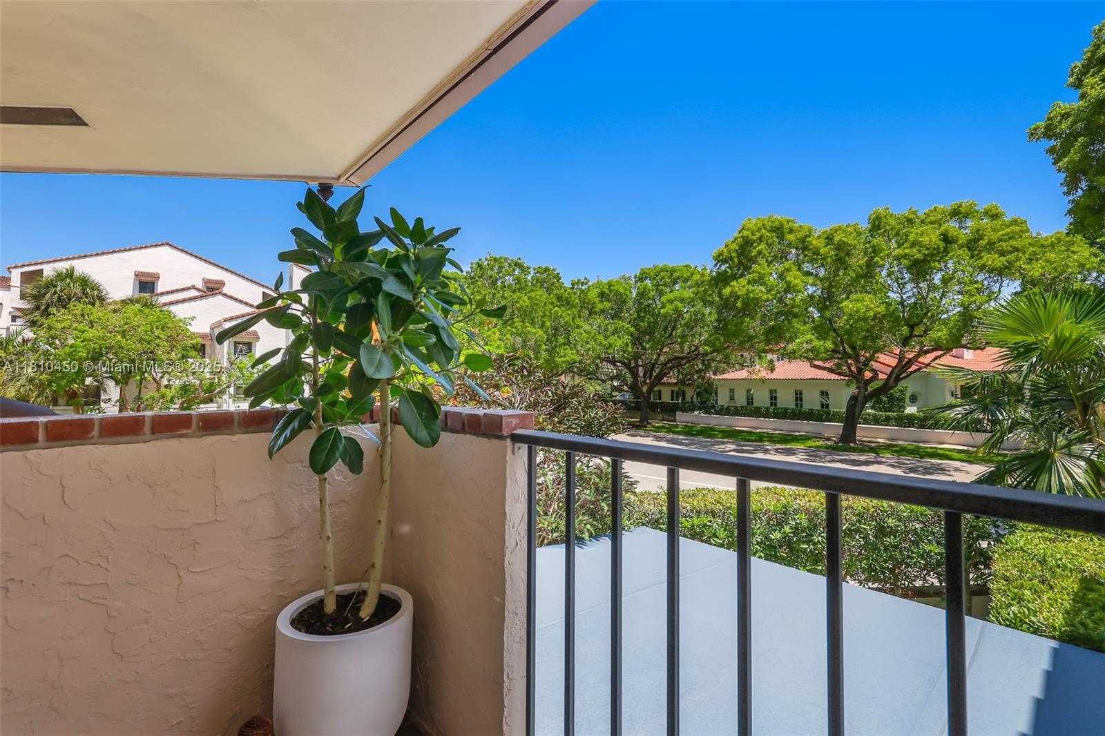 Small Image of 725 BILTMORE CT, Coral Gables Number 39