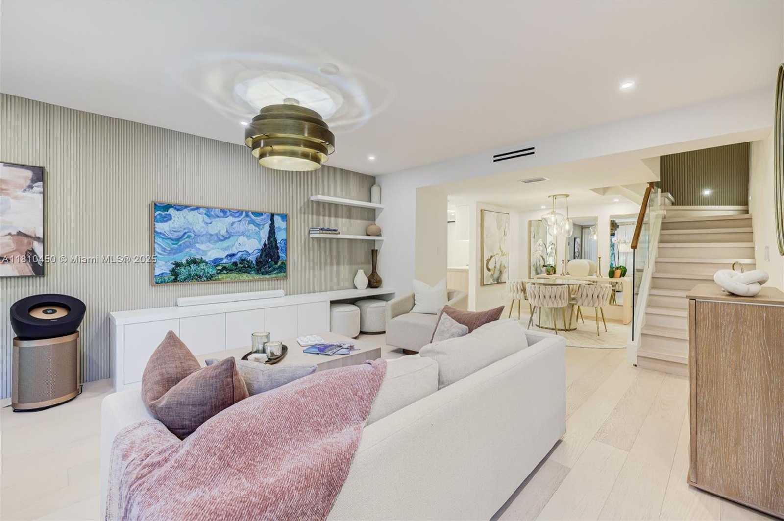 Small Image of 725 BILTMORE CT, Coral Gables Number 5