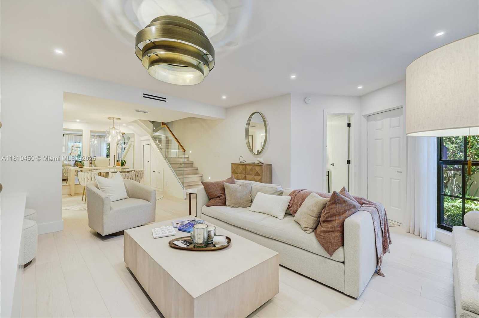Small Image of 725 BILTMORE CT, Coral Gables Number 6