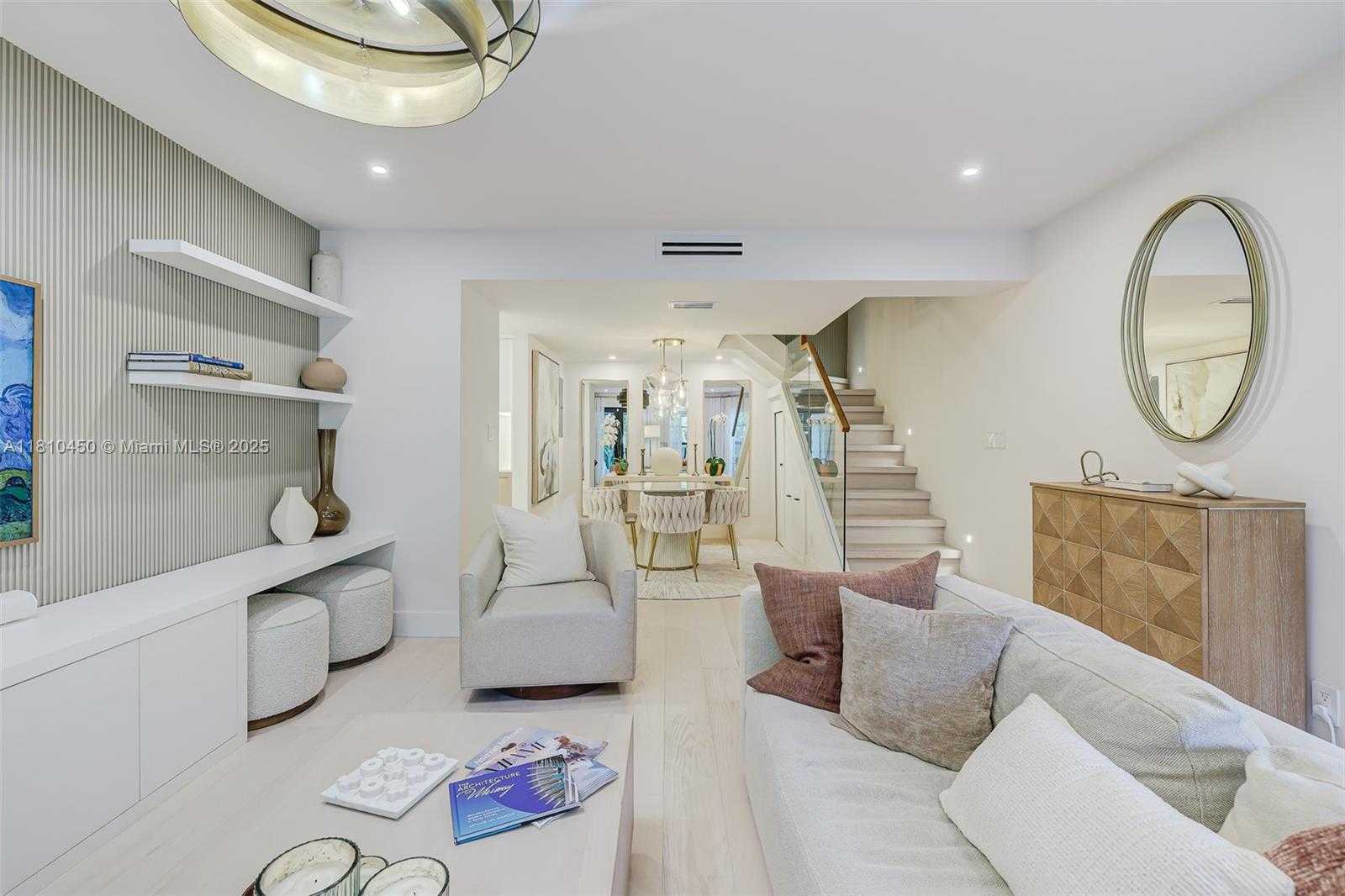 Small Image of 725 BILTMORE CT, Coral Gables Number 7