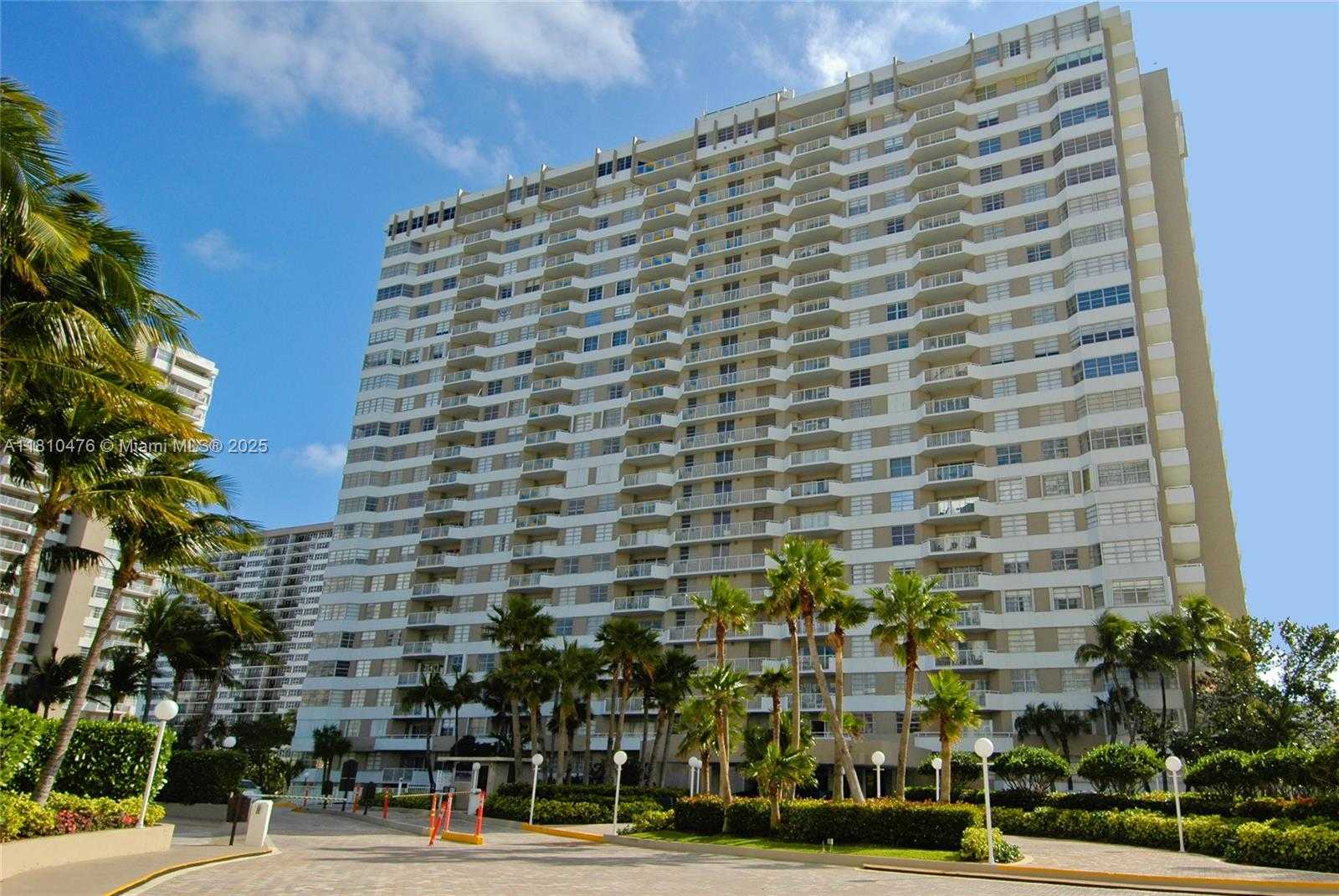 Small Image of 1985 SOUTH OCEAN DR #17D, Hallandale Beach Number 4