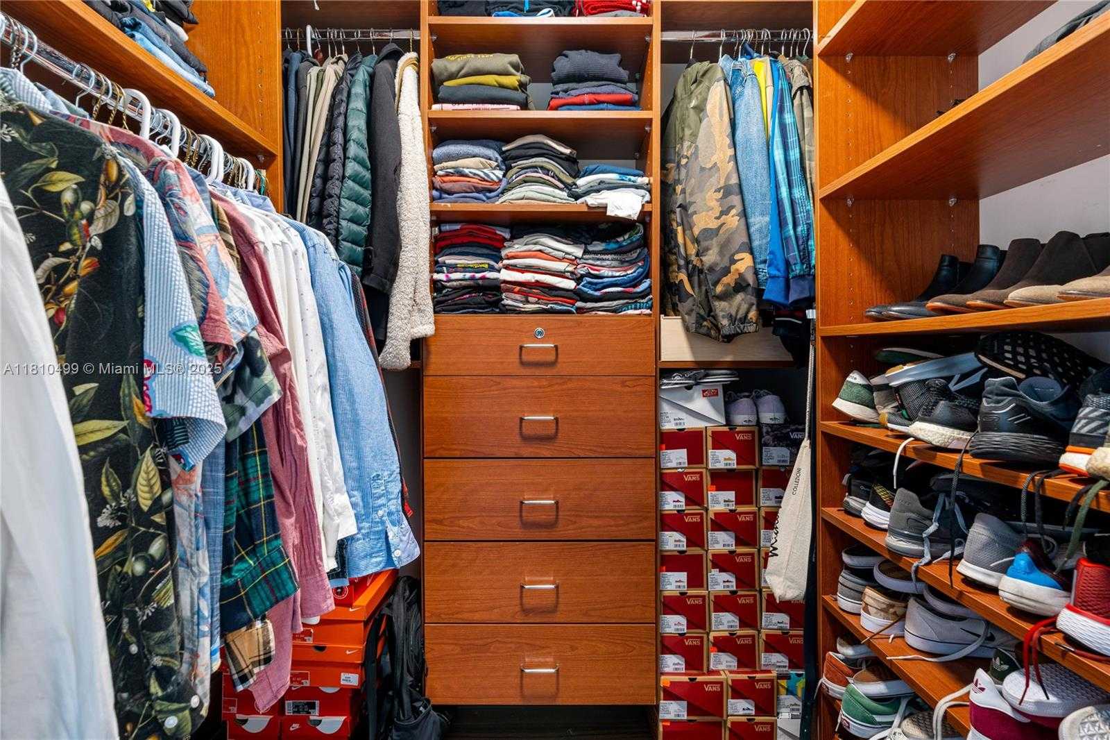 Small Image of 1300 PONCE DE LEON BLVD #705, Coral Gables Number 14