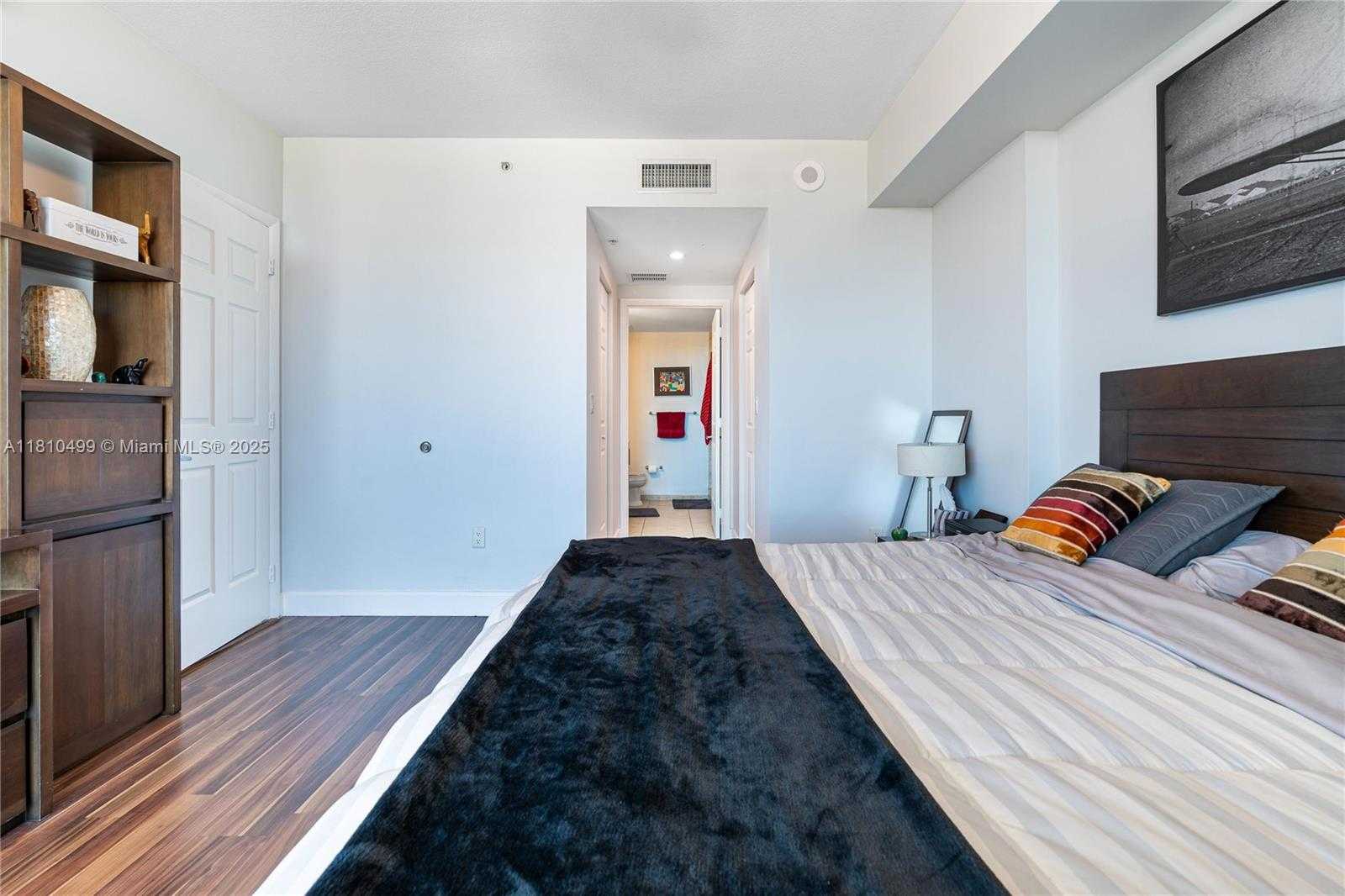 Small Image of 1300 PONCE DE LEON BLVD #705, Coral Gables Number 17