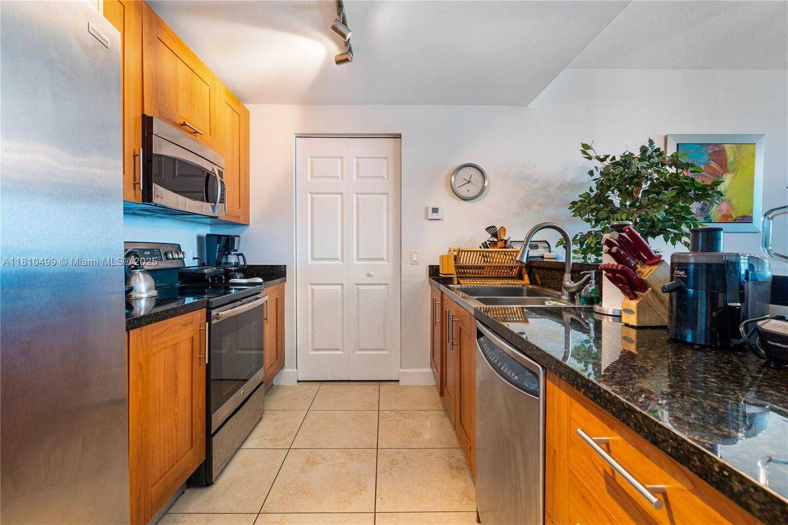 Small Image of 1300 PONCE DE LEON BLVD #705, Coral Gables Number 8
