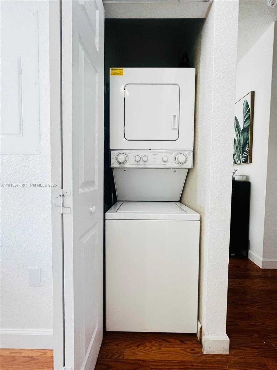Small Image of 5670 NORTH WEST 116TH AVE #212, Doral Number 12