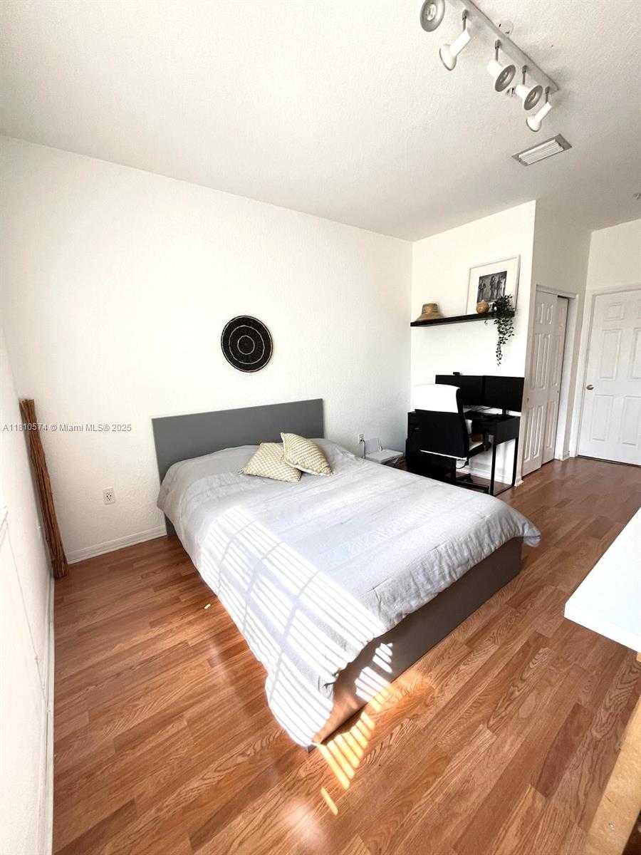 Small Image of 5670 NORTH WEST 116TH AVE #212, Doral Number 13