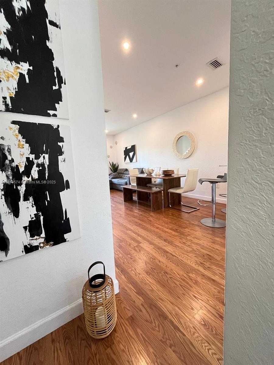 Small Image of 5670 NORTH WEST 116TH AVE #212, Doral Number 2