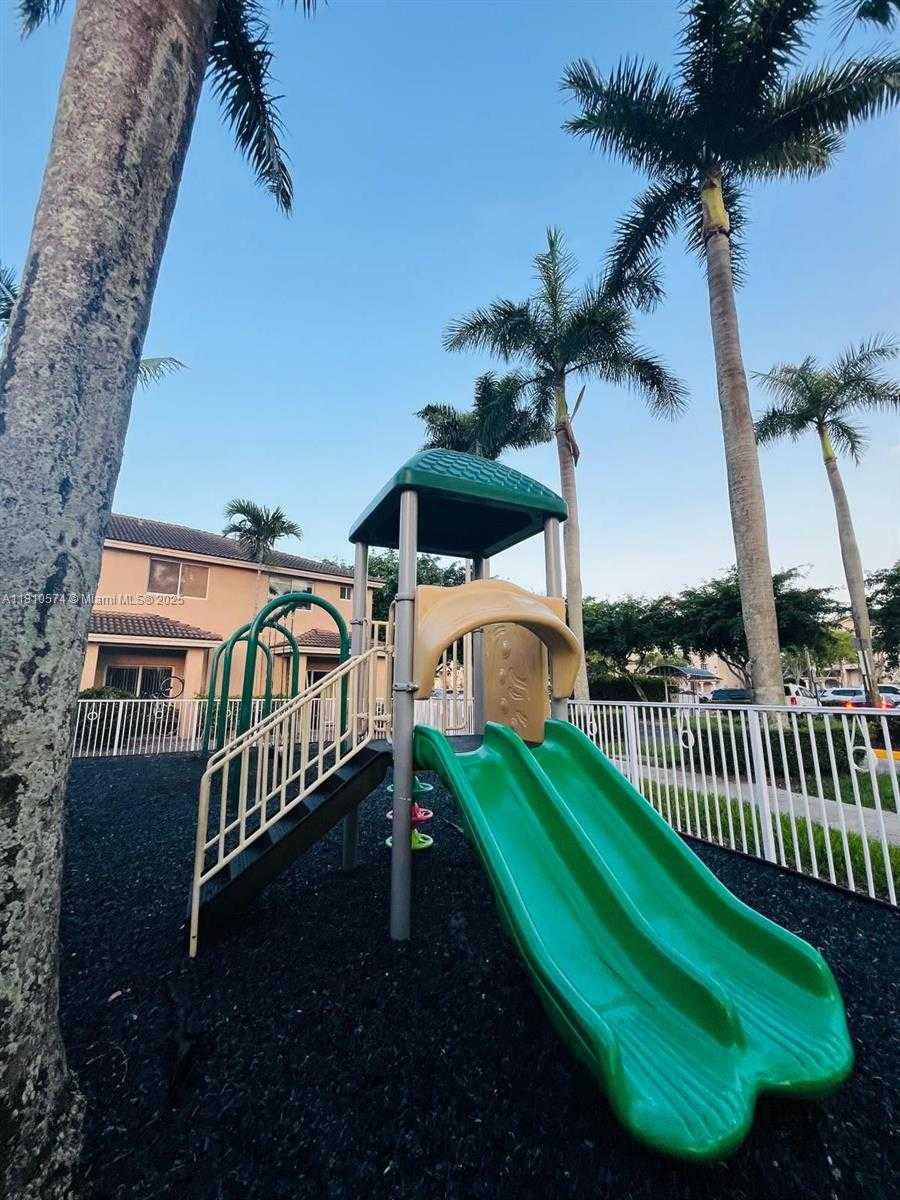 Small Image of 5670 NORTH WEST 116TH AVE #212, Doral Number 23