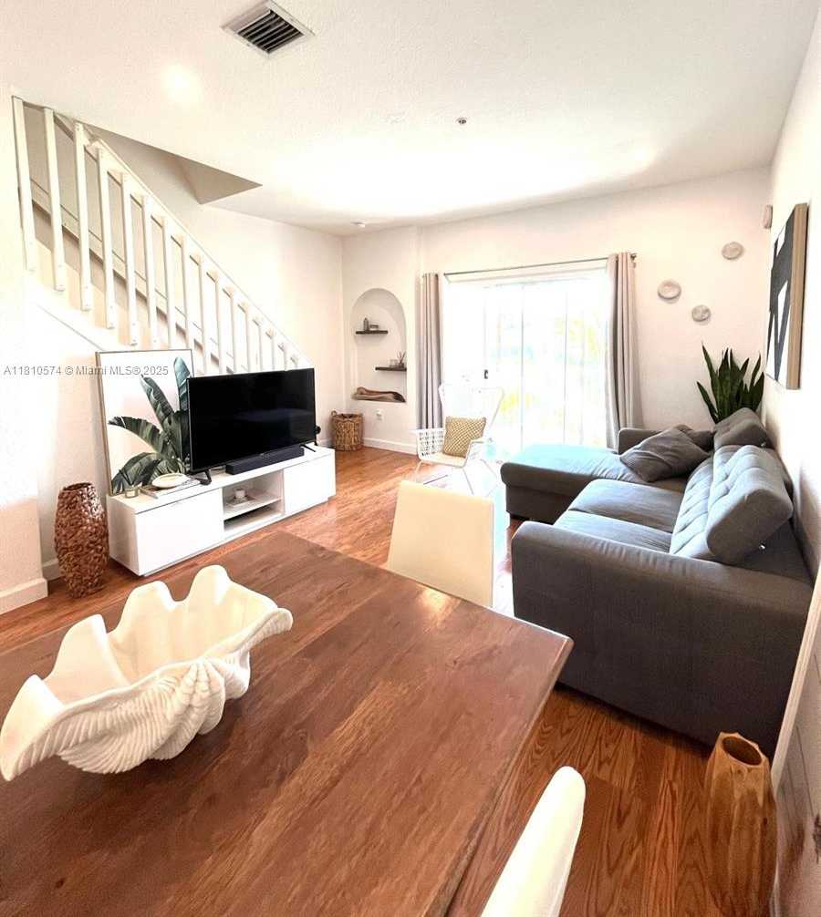 Small Image of 5670 NORTH WEST 116TH AVE #212, Doral Number 4