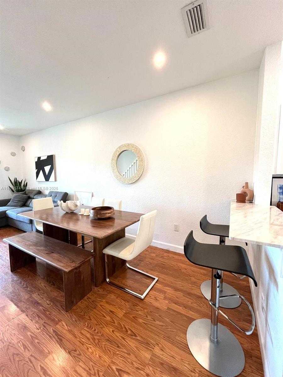 Small Image of 5670 NORTH WEST 116TH AVE #212, Doral Number 6