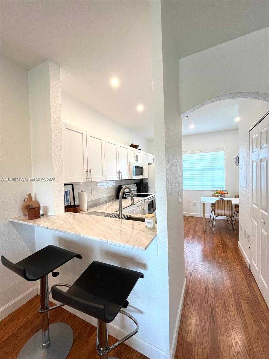 Small Image of 5670 NORTH WEST 116TH AVE #212, Doral Number 7