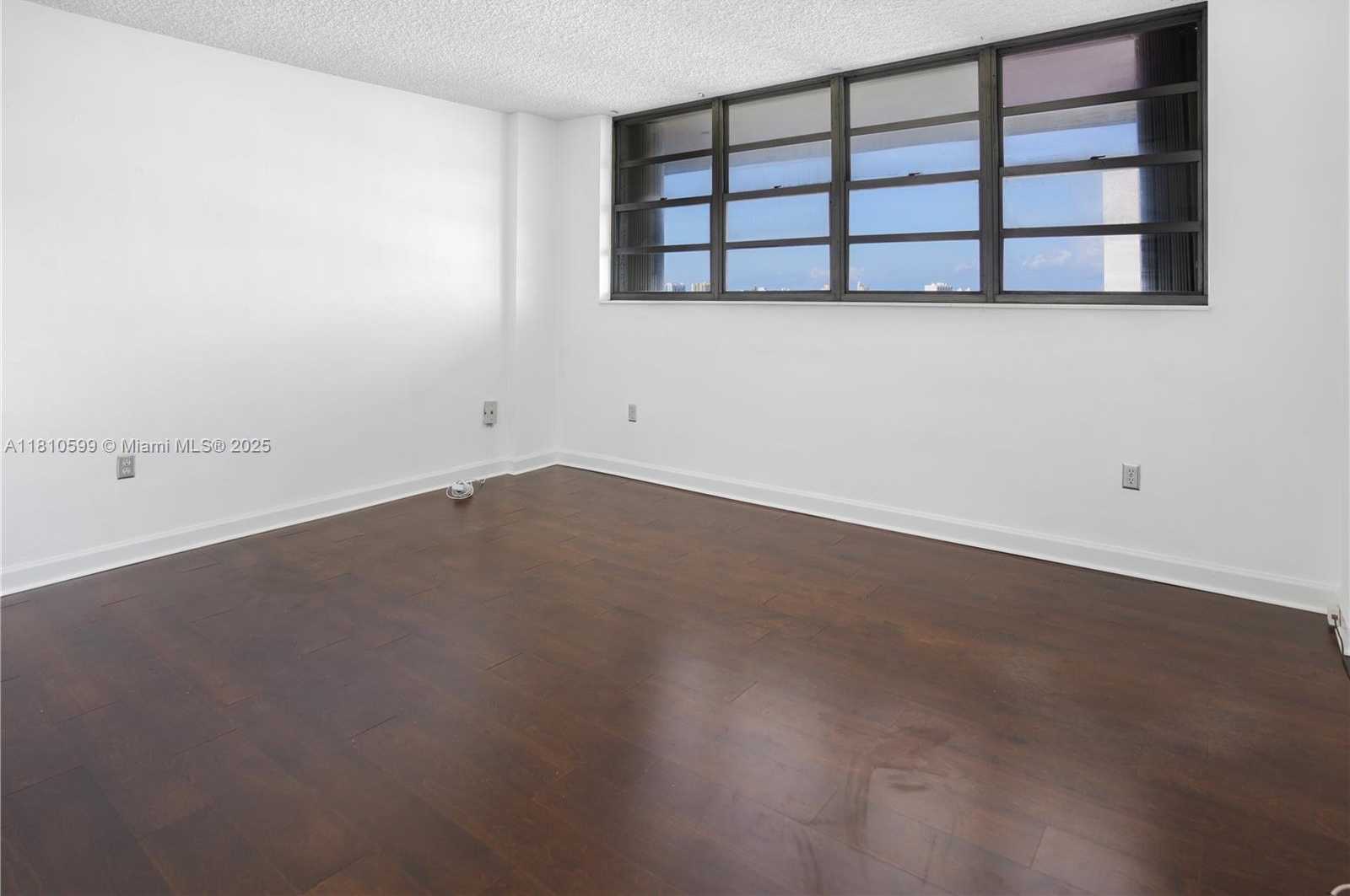 Small Image of 800 WEST AVE #920, Miami Beach Number 8