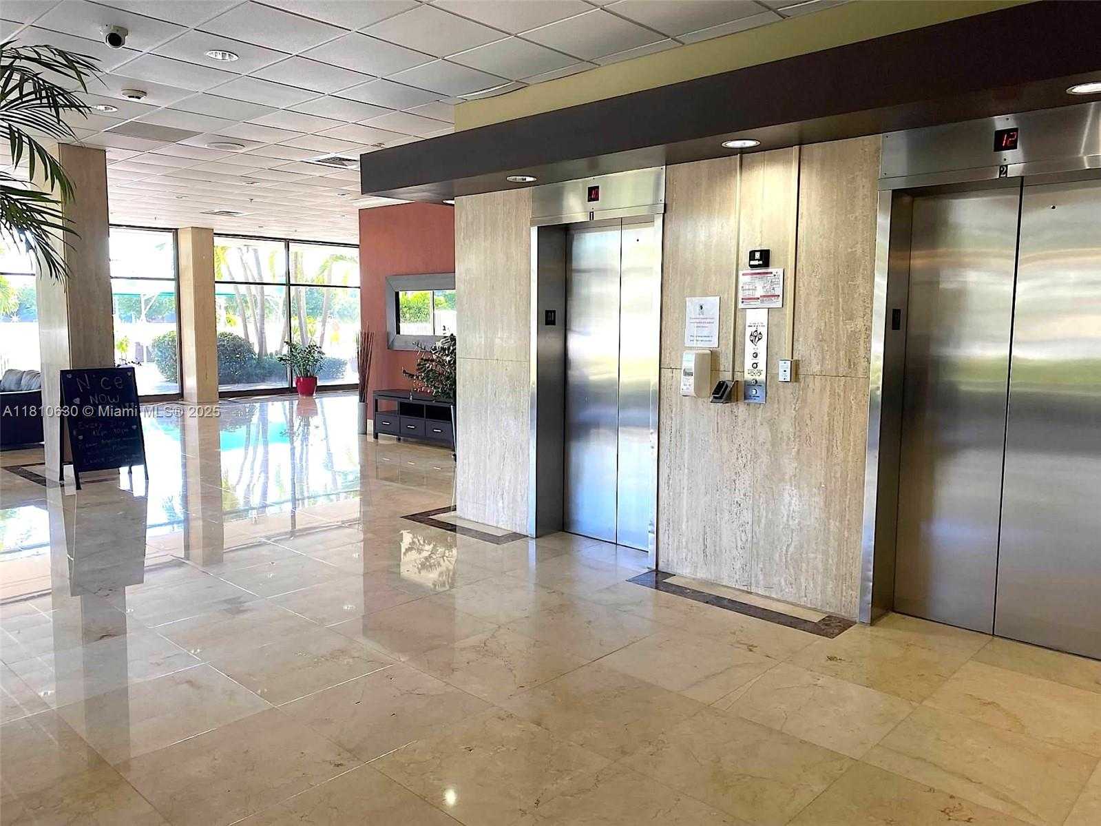 Small Image of 400 KINGS POINT DR #318, Sunny Isles Beach Number 3