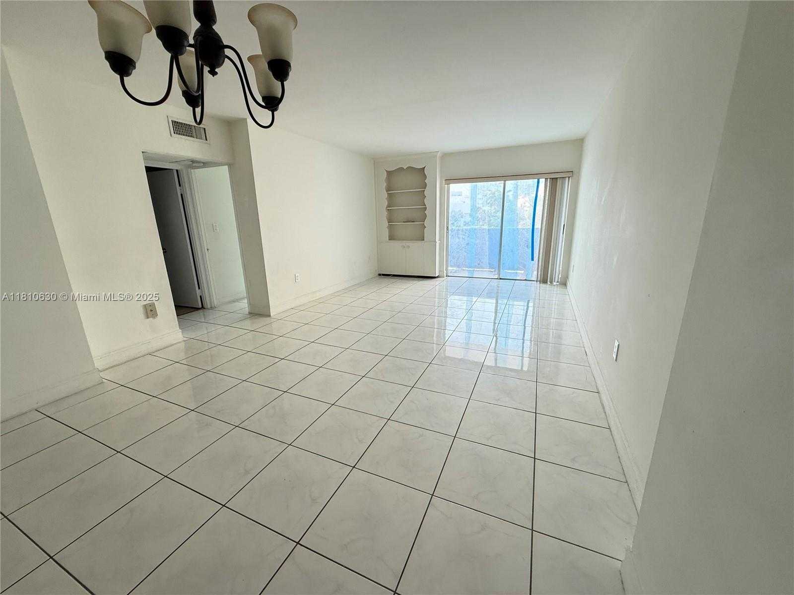 Small Image of 400 KINGS POINT DR #318, Sunny Isles Beach Number 5