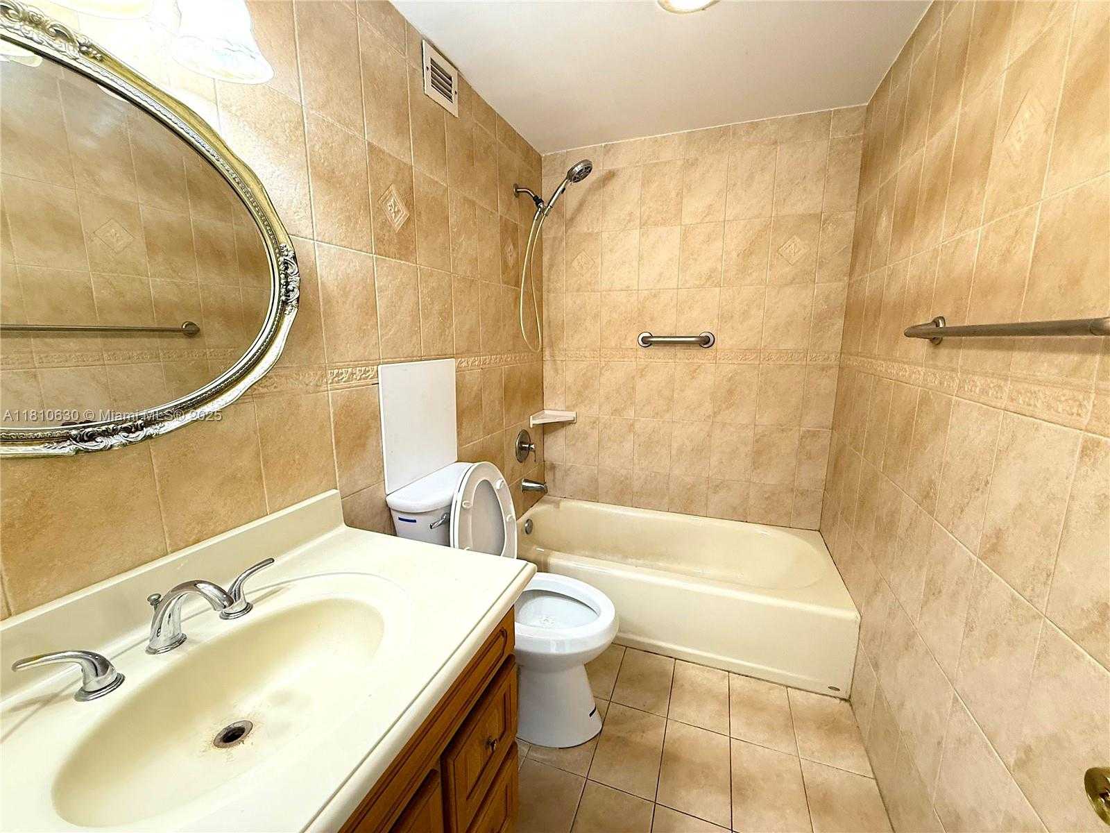 Small Image of 400 KINGS POINT DR #318, Sunny Isles Beach Number 6