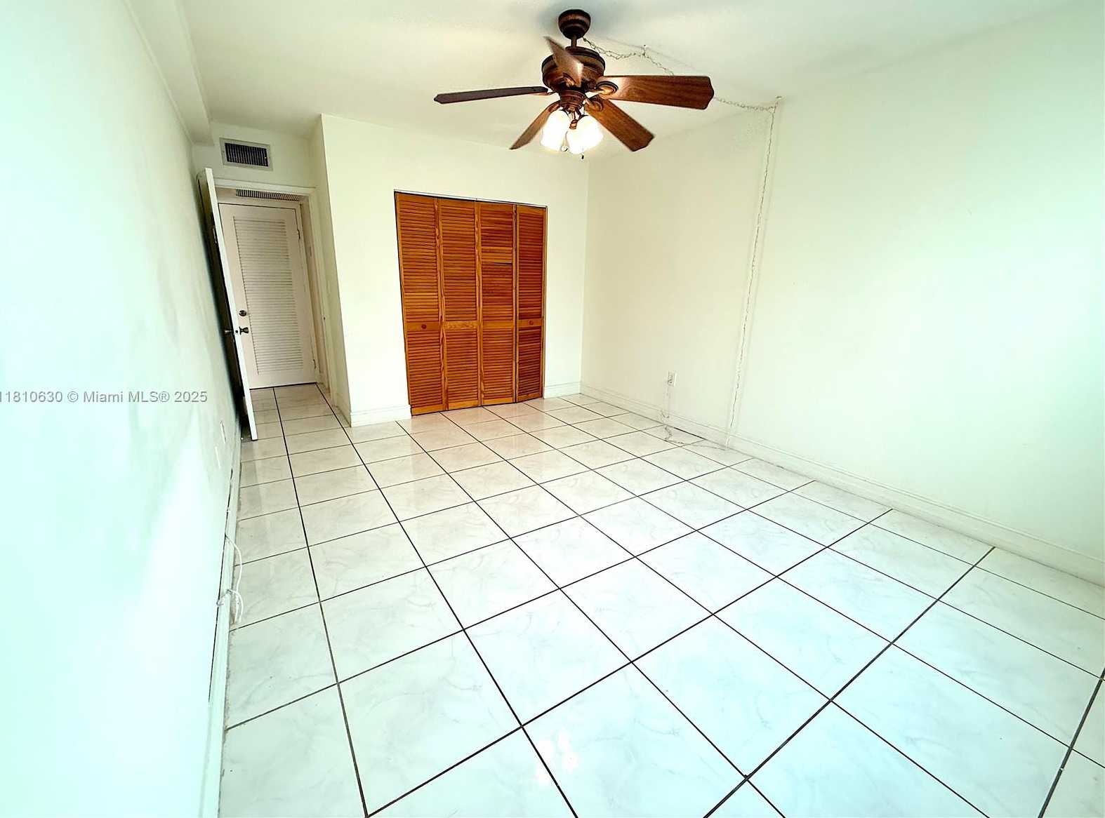 Small Image of 400 KINGS POINT DR #318, Sunny Isles Beach Number 9