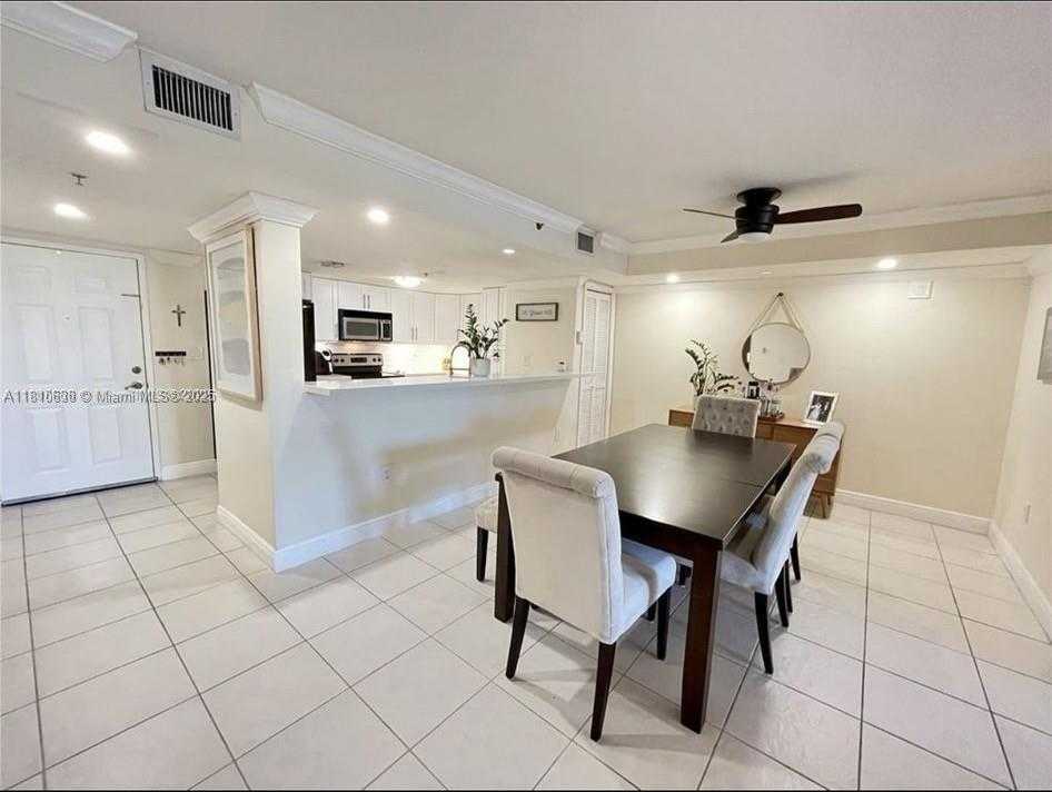 Small Image of 1650 CORAL WAY #403, Miami Number 2