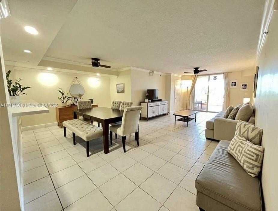 Small Image of 1650 CORAL WAY #403, Miami Number 3