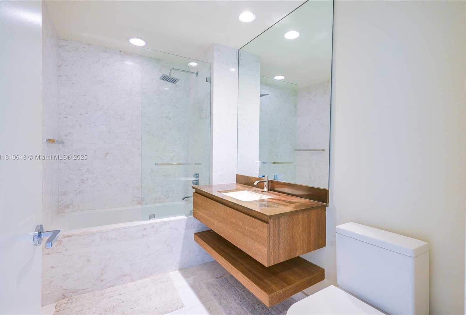 Small Image of 360 OCEAN DR #205S, Key Biscayne Number 13