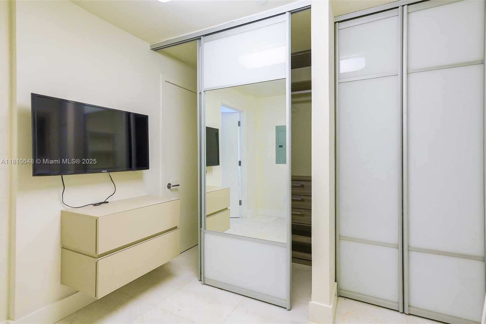 Small Image of 360 OCEAN DR #205S, Key Biscayne Number 22