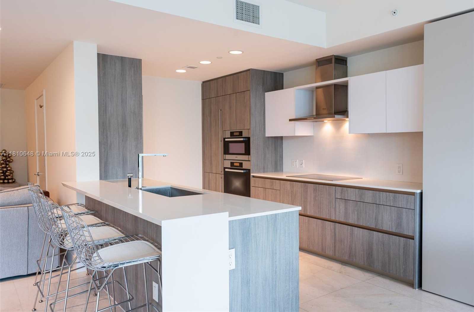 Small Image of 360 OCEAN DR #205S, Key Biscayne Number 25