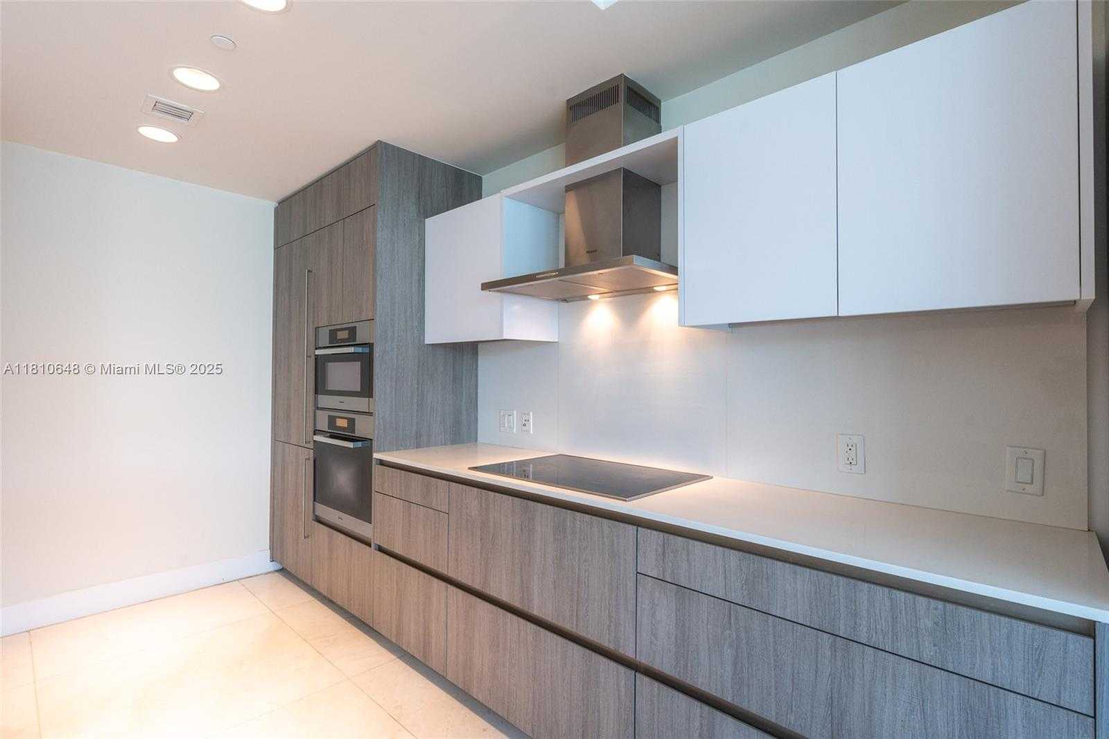 Small Image of 360 OCEAN DR #205S, Key Biscayne Number 32