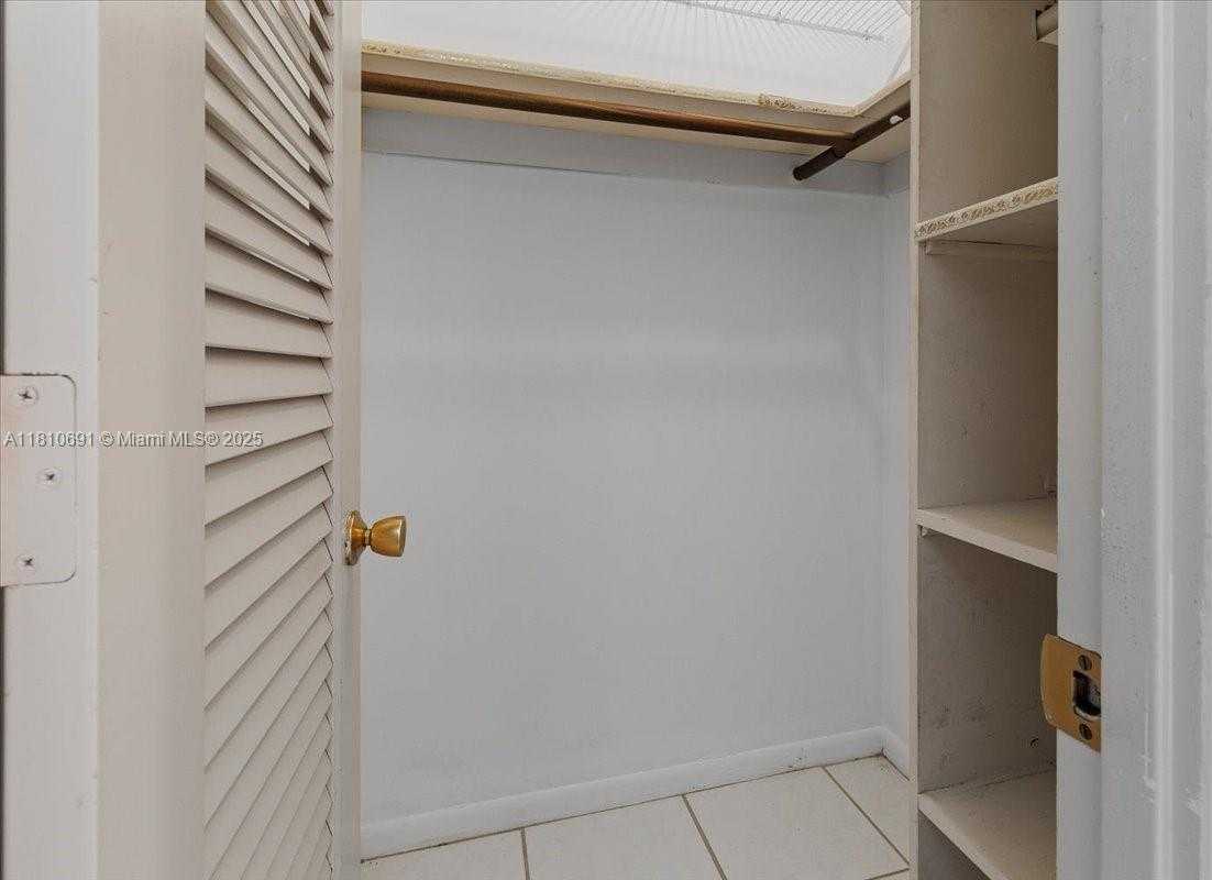 Small Image of 2200 PARK LN #109, Hollywood Number 18