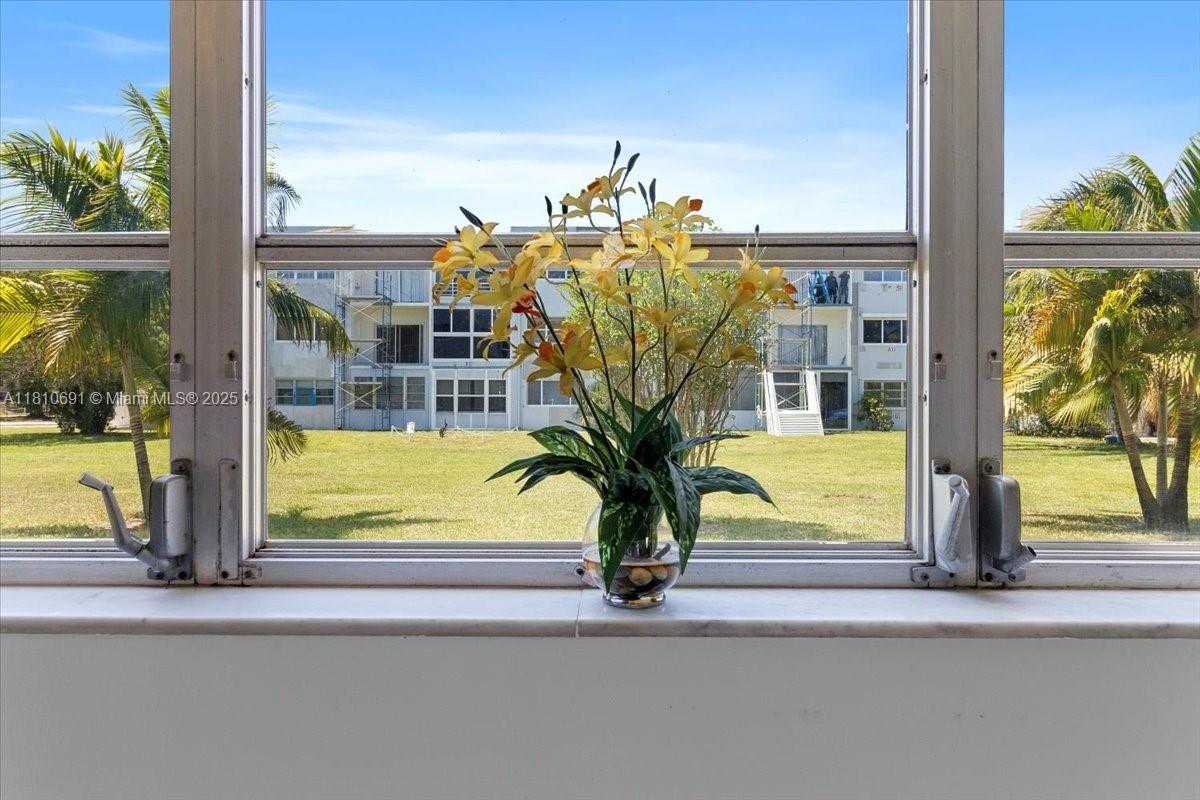 Small Image of 2200 PARK LN #109, Hollywood Number 22