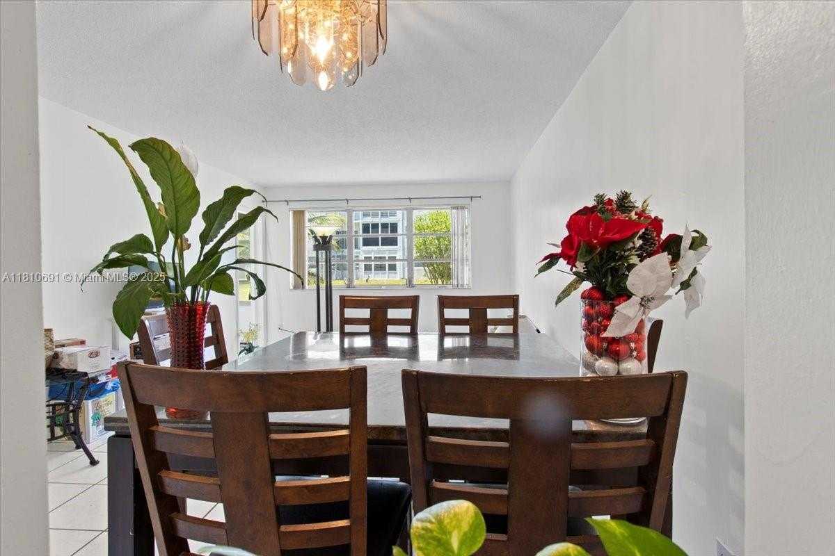 Small Image of 2200 PARK LN #109, Hollywood Number 28