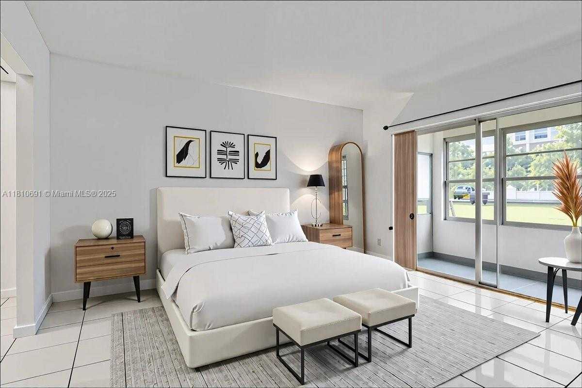 Small Image of 2200 PARK LN #109, Hollywood Number 3