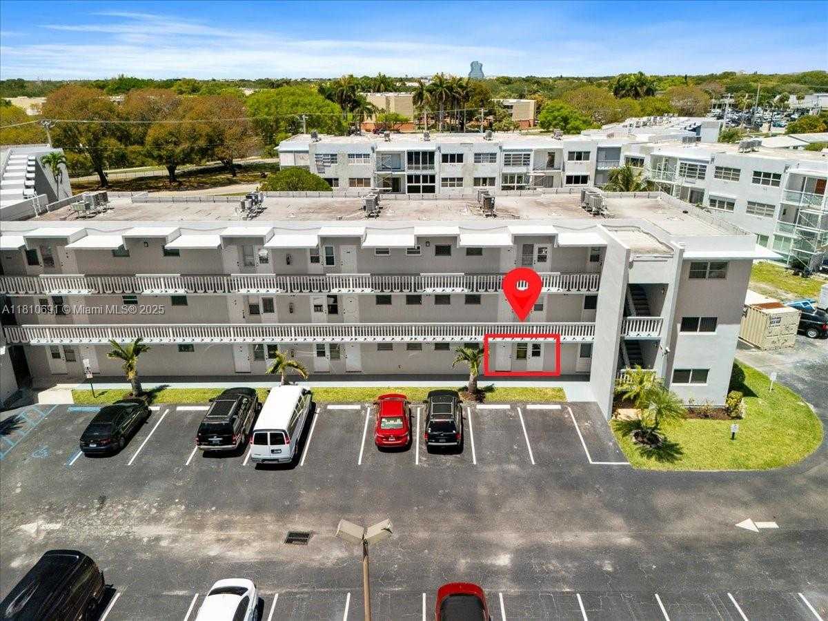 Small Image of 2200 PARK LN #109, Hollywood Number 31